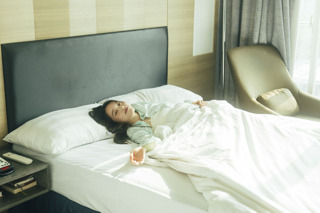 「高石あかりファースト写真集 幻灯」（東京ニュース通信社刊） 撮影／横山マサト