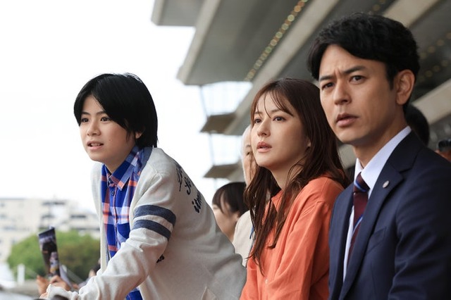 三浦綺羅、松本若菜、妻夫木聡「ザ・ロイヤルファミリー」 第5話（C）TBSスパークル／TBS