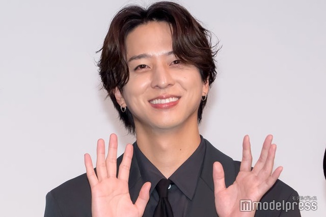 「初主演です！初主演です！」とアピールした寺西拓人（C）モデルプレス