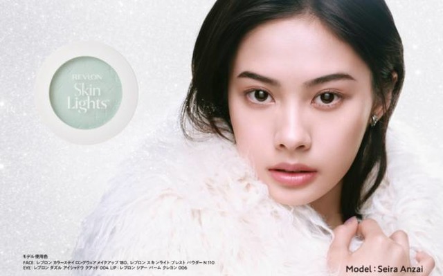 レブロン、『スキンライト プレスト パウダー N』からグリーンの限定色が登場