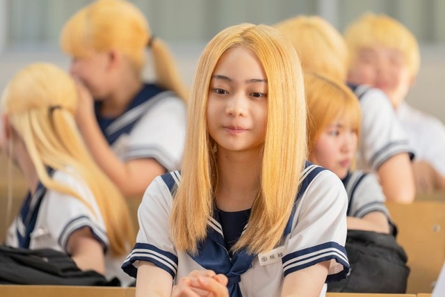 白鳥玉季（C）2025「金髪」製作委員会