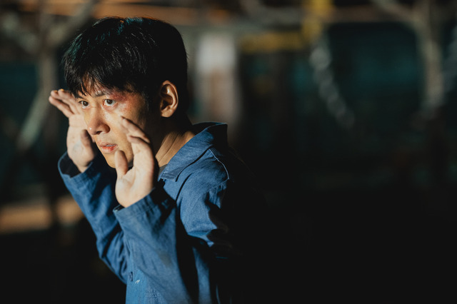 「捏造された都市」©2025 Disney and its related entities