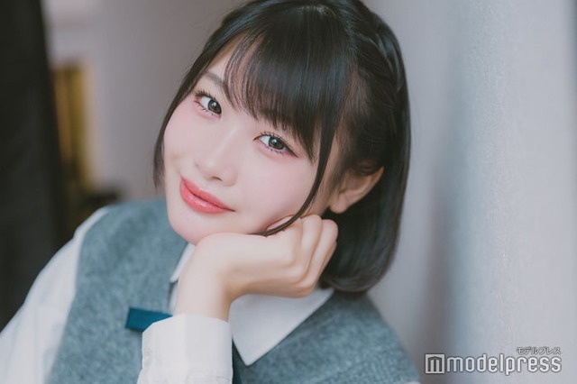 モデルプレスのインタビューに応じた佐藤やよさん（C）モデルプレス