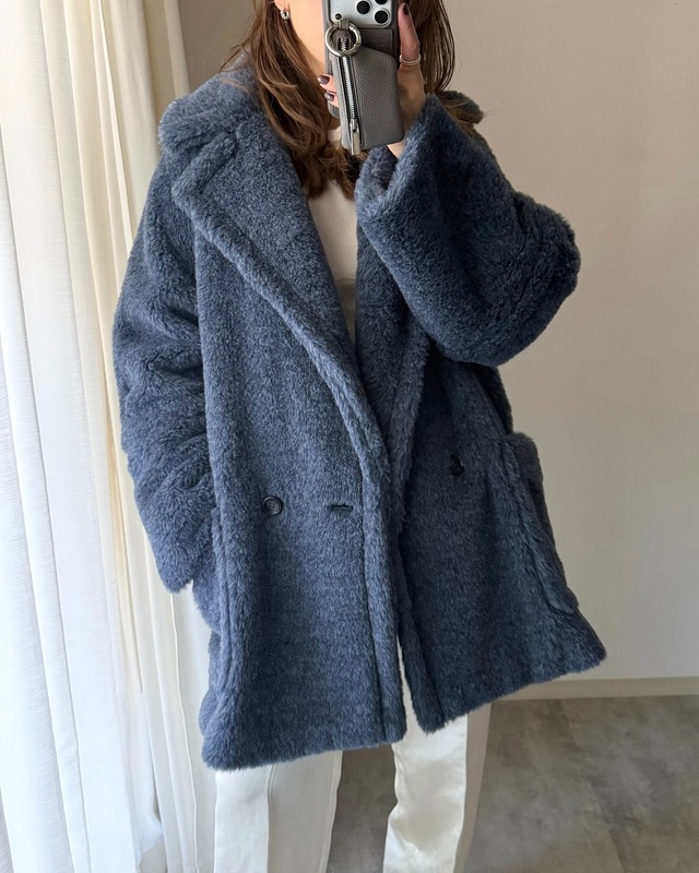 憧れMaxMaraのテディベアコート君臨。ふわもこアウターを主役にした大人かわいい着こなし【40代の毎日コーデ】