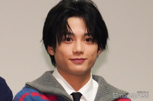 前髪を上げるようになった真弓孟之（C）モデルプレス