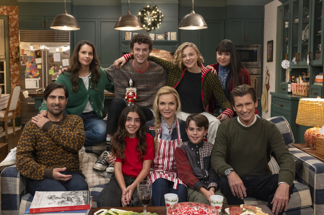 『なんて楽しいクリスマス！』© Amazon Content Services LLC