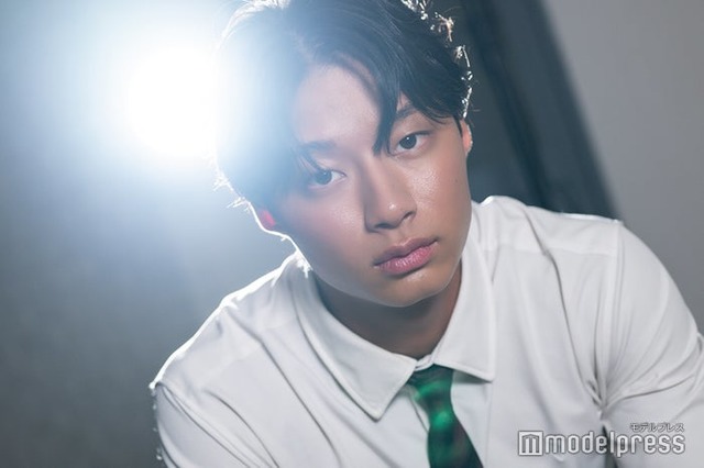 モデルプレスのインタビューに応じた榎田一王くん（C）モデルプレス