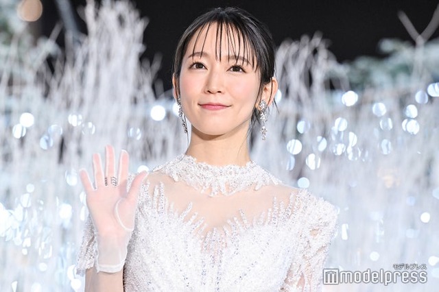 『WHITE KITTE』点灯式に出席した吉岡里帆（C）モデルプレス