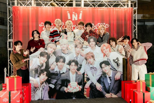 INI（左から）高塚大夢、西洸人、尾崎匠海、田島将吾、木村柾哉、後藤威尊、藤牧京介、松田迅、佐野雄大、許豊凡、池崎理人（C）LAPONE ENTERTAINMENT