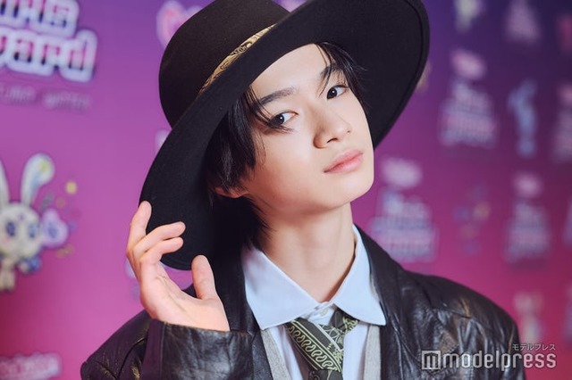 モデルプレスのインタビューに応じた越山敬達（C）モデルプレス