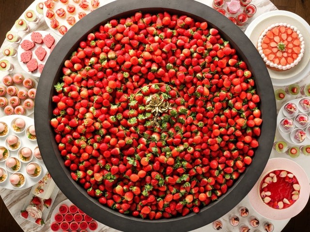 恋するいちごビュッフェ～It’s Strawesome！～（提供写真）