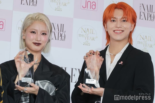 「ネイルオブザイヤー2025」を受賞したMOMOKA、松尾太陽（C）モデルプレス