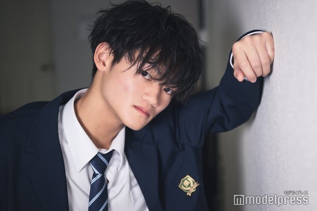 モデルプレスのインタビューに応じた上中琉くん（C）モデルプレス
