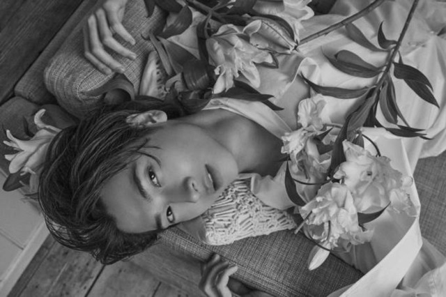 庄司浩平、色気が滲み出すモノクロSHOTにドキッ！世界的写真家レスリー・キーと初セッション