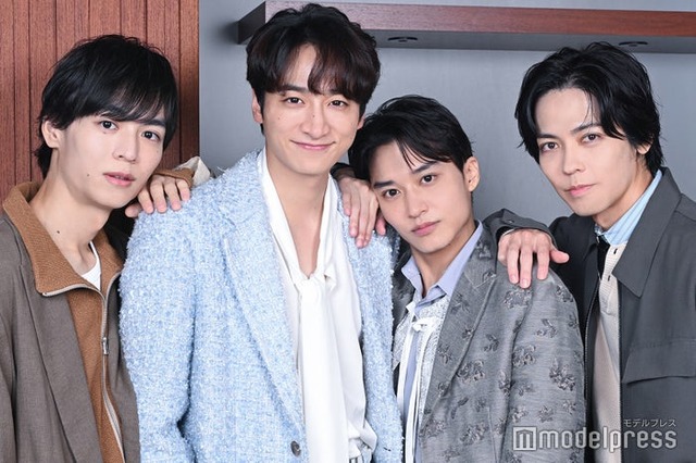 モデルプレスのインタビューに応じた溝口琢矢、小関裕太、松岡広大、猪塚健太（C）モデルプレス