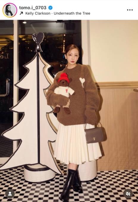 板野友美、ふわふわニット×スカートのあったかコーデに反響「可愛すぎる～」「最高の推し」