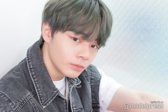 鶴房汐恩 （C）モデルプレス