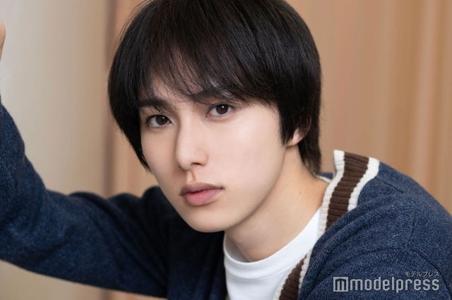モデルプレスのインタビューに応じた尾崎匠海（C）モデルプレス