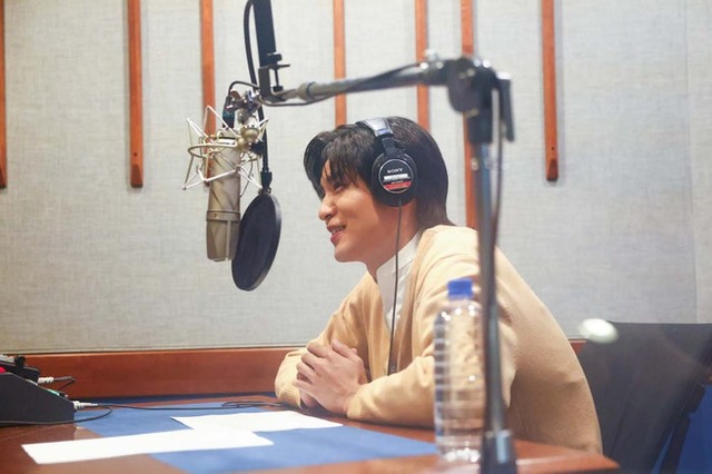 目黒蓮インタビュー風景／新CM「すき焼きの流儀」篇、「すき焼きの周期」篇（提供写真）