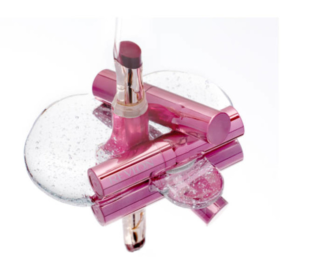 レブロン、うるおってツヤめく“水膜ツヤリップ”に甘やかしミルキーブラウンが新登場！