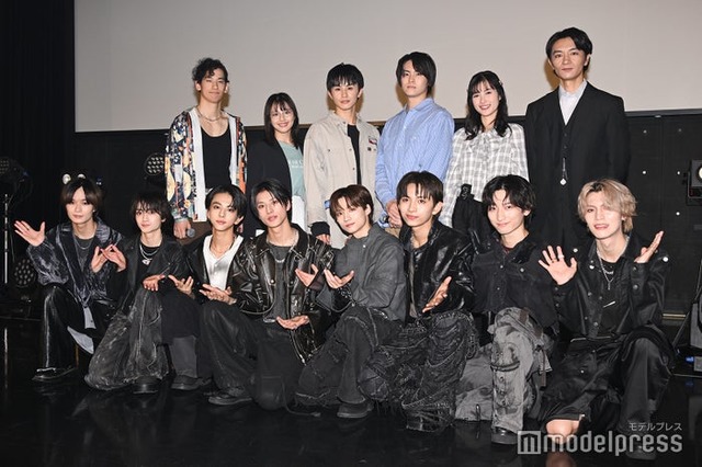 「地獄は善意で出来ている」イベントに登場した（前列左から）中村旺太郎、山本龍人、八神遼介、阿久根温世、志賀李玖、竹野世梛、筒井俊旭、千田波空斗（後列左から）吉田健悟、渡邉美穂、草川拓弥、高野洸、井頭愛海、細田善彦（C）モデルプレス