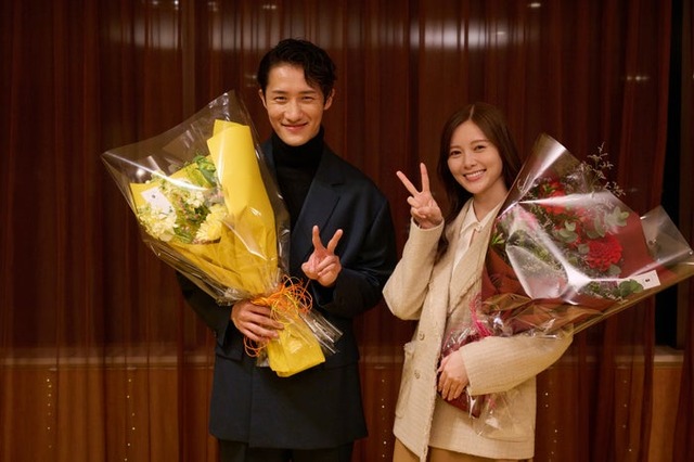 岩本照、白石麻衣（C）テレビ朝日