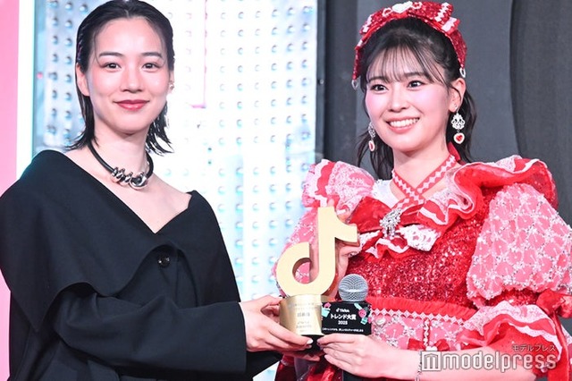 「TikTokトレンド大賞2025」に出席したのん、坂井仁香（C）モデルプレス