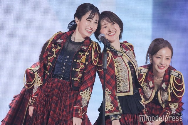 前田敦子、大島優子（C）モデルプレス