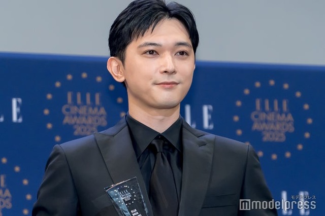 「ELLE CINEMA AWARDS 2025」授賞式に出席した吉沢亮（C）モデルプレス
