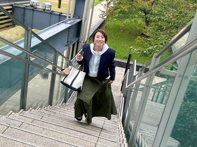 「頭が悪いわりにここまでよく頑張ってきたじゃないか」。この年齢になってはじめて根深い呪い「母から認められたい」に向き合い、上書きを始めた