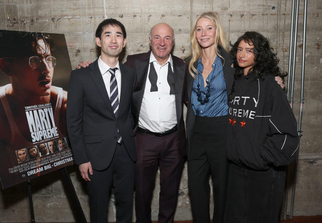 『マーティ・シュプリーム 世界をつかめ』© 2025 ITTF Rights LLC. All Rights Reserved.