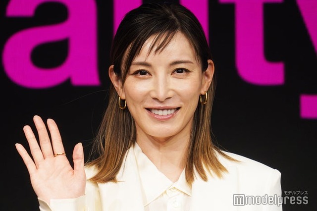 アンバサダー就任発表会に登壇した加藤あい（C）モデルプレス