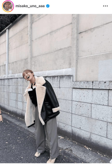 宇野実彩子、笑顔はじけるロケコーデSHOTに反響「可愛いし美人」「素敵です」