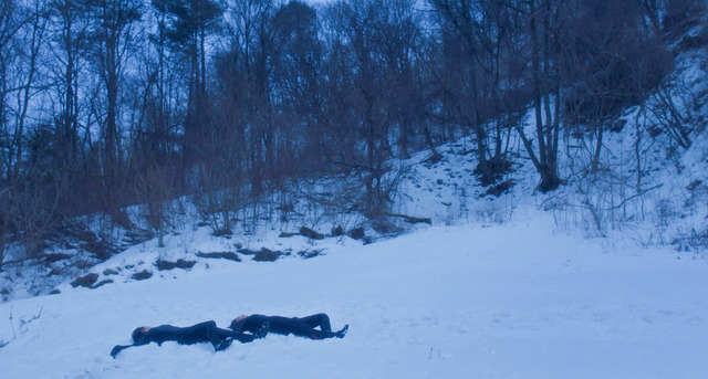 『12月の君へ』©2025 Elles Films Co., Ltd.