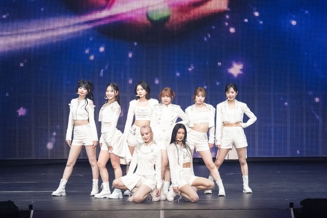 ME:I（前列左から）SUZU、MIU（後列左から）RINON、MOMONA、KOKONA、TSUZUMI、AYANE、KEIKO（C）LAPONE GIRLS　撮影／高田梓 ハタサトシ