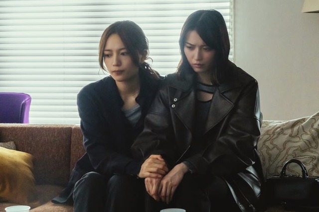 川口春奈、茅島みずき「スキャンダルイブ」第5話（C）AbemaTV,Inc.