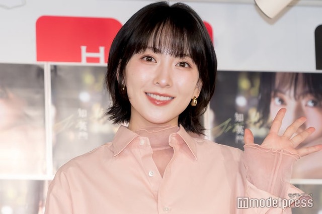 「知英カレンダー2026」発売記念イベントに出席した知英（C）モデルプレス