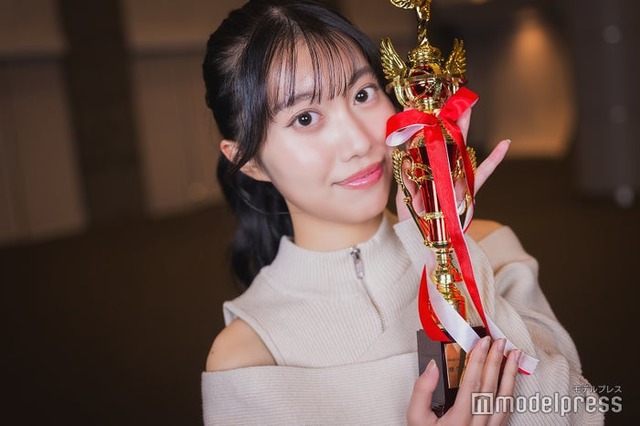 「FRESH CAMPUS CONTEST 2025」準グランプリを受賞した小林夕華さん（C）モデルプレス