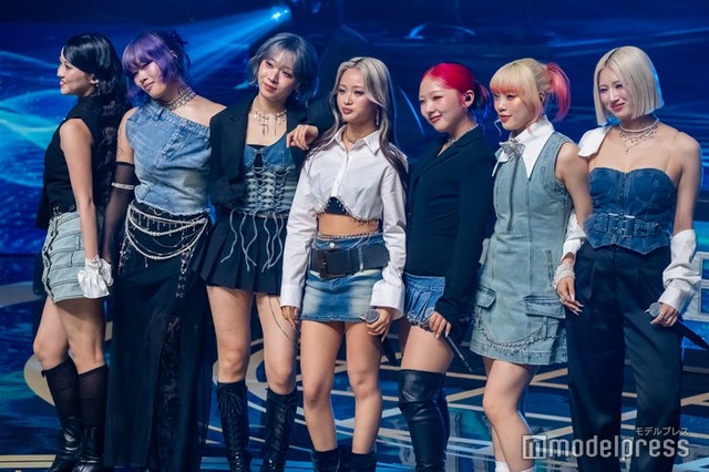 KOHARU（コハル）、NAOKO（ナオコ）、JISOO（ジス）、 YURI（ユリ）、CHIKA（チカ）、MAHINA（マヒナ）、MOMOKA（モモカ）／HANA（C）モデルプレス