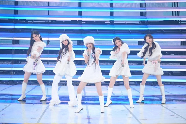 「第76回NHK紅白歌合戦」ILLIT（C）NHK