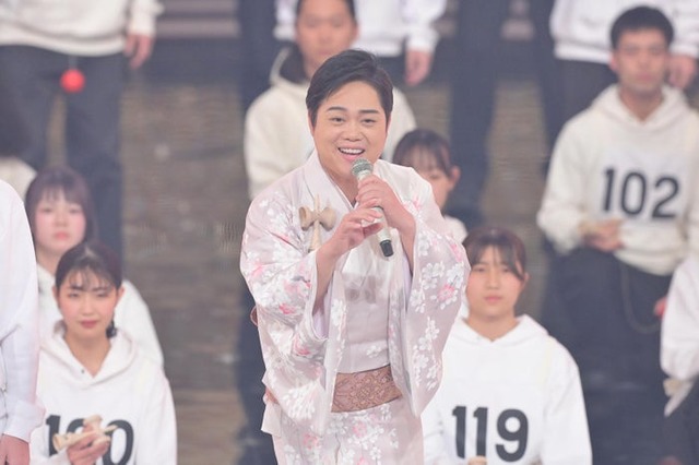 「第76回NHK紅白歌合戦」三山ひろし（C）NHK