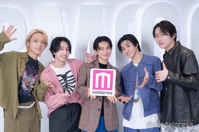 （左から）TAICHI（タイチ）、YUTA（ユウタ）、KEI（ケイ）、KANTA（カンタ）、RAIKI（ライキ）