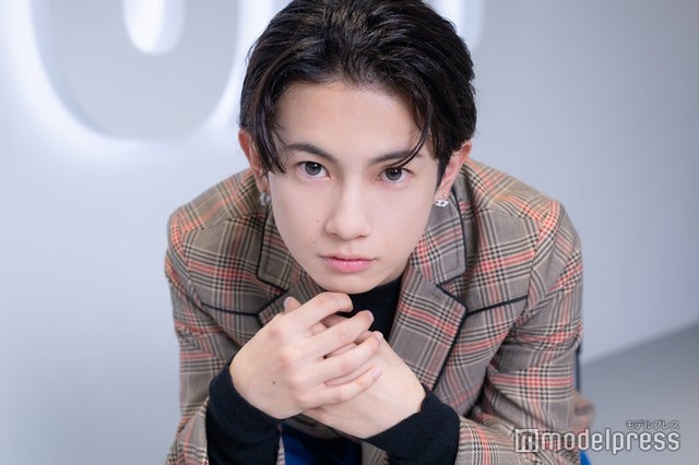 モデルプレスのインタビューに応じたKEI（ケイ）（C）モデルプレス