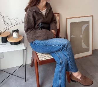 【GU】プルオーバーが着心地よき。大人カジュアルを格上げする合わせ方とは 【40代の毎日コーデ】