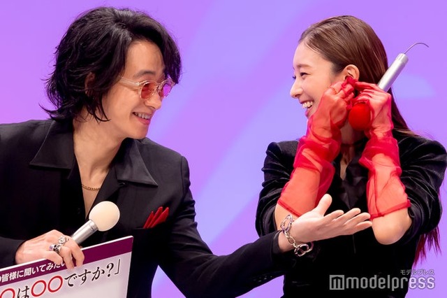 「この愛は間違いですか〜不倫の贖罪」記者会見に登場した戸塚祥太、宮本茉由（C）モデルプレス