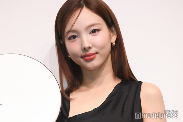 ナヨン（C）モデルプレス