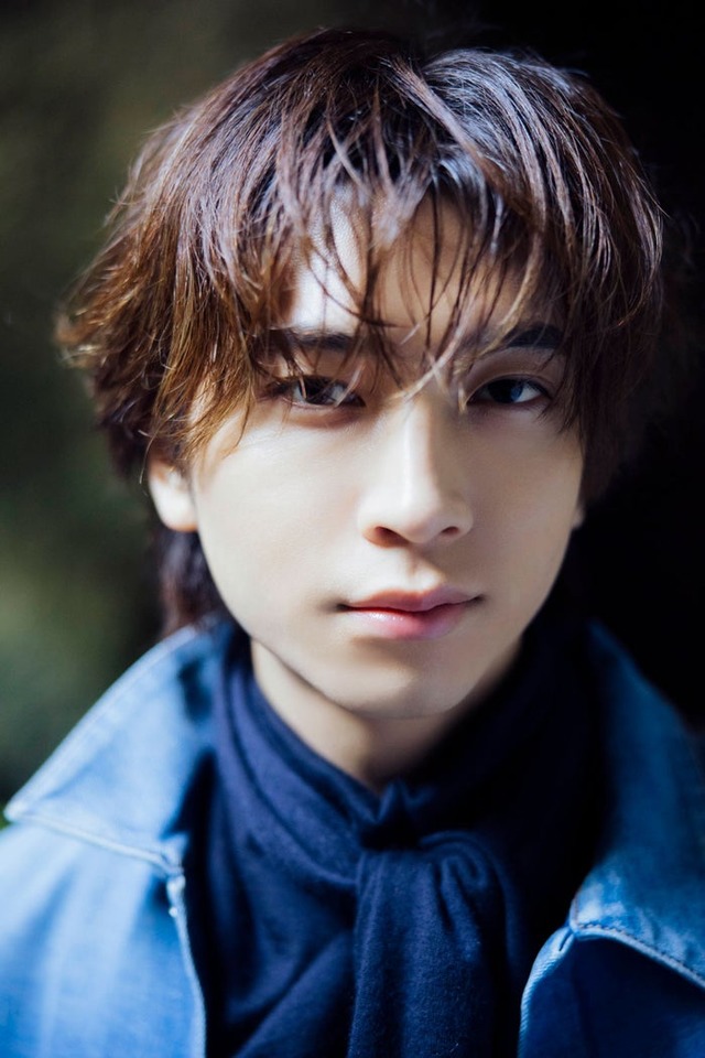 「庄司浩平カレンダー 2026.04-2027.03」（C）KADOKAWA／撮影：横山マサト