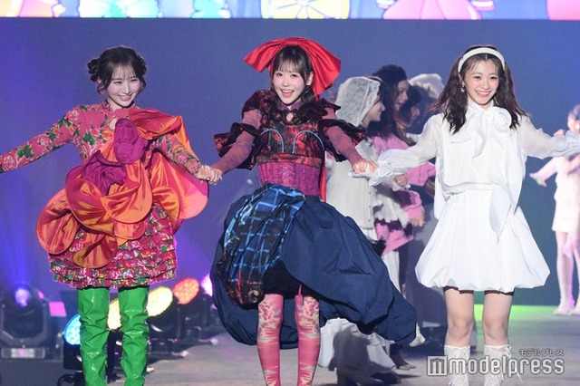 小川奈々子、櫻井優衣、板倉可奈（C）モデルプレス