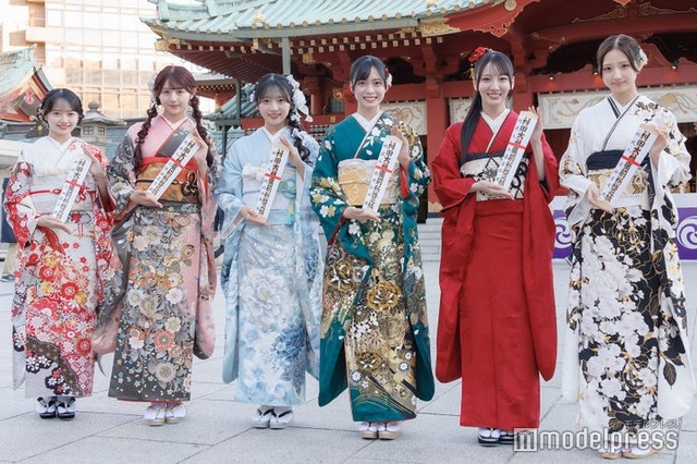 「AKB48 二十歳のつどい 2026」に出席した花田藍衣、久保姫菜乃、秋山由奈、新井彩永、工藤華純、迫由芽実（C）モデルプレス