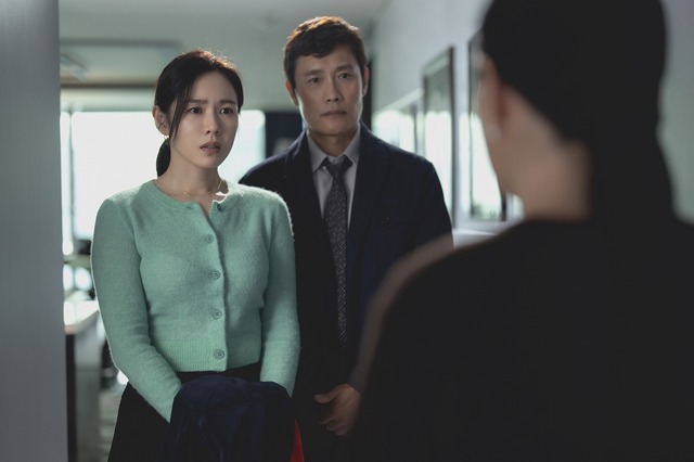 『しあわせな選択』2025 CJ ENM Co., Ltd., MOHO FILM ALL RIGHTS RESERVED